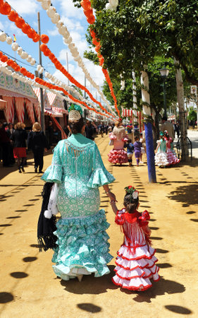 Feria de Sevilla, mother with daughterのeditorial素材