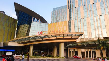 Putrajaya / Malaysia - June 30, 2019: The exterior of the grand main entrance of the IOI City Mallのeditorial素材