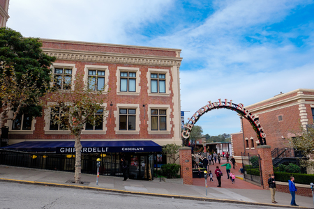 SAN FRANCISCO, CA - DECEMBER 12, 2015: Ghirardelli Square in San Francisco.のeditorial素材