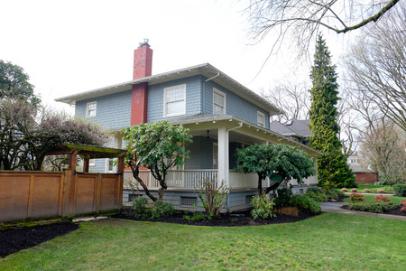 PORTLAND, OR - FEBRUARY 27, 2016: Historic home in NE Portland Oregon.のeditorial素材