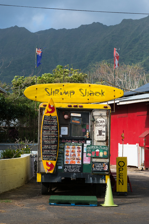 KAHANA BAY, OAHU, HAWAII - FEBRUARY 20, 2017: Shrimp Shack food truck on the windward side of Oahu Hawaii.のeditorial素材