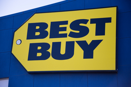 SPRINGFIELD, OR - MARCH 31, 2017: Retail storefront and sign for Best Buy at the Gateway Mall in Springfield Oregon.のeditorial素材