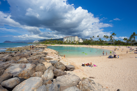 KO'OLINA, OAHU, HAWAII - FEBRUARY 26, 2017: Busy weekend day for the lagoons at Ko'olina. This protected lagoon was mandmade by the local hotels and resorts in Koolina Oahu Hawaii.のeditorial素材