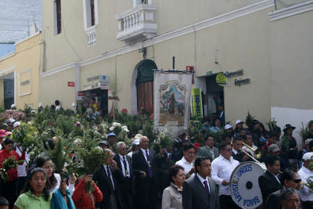 Quito, Ecuador - April 01, 2012 - People with their leaves at the Palm Sunday processionのeditorial素材