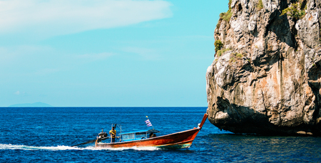 PHI-PHI ISLAND, KRABI, THAILAND - NOVEMBER 10, 2016: Longtrail boats on port, Koh Phi Phi Don in andaman sea, Phuket, Krabi, South of Thailand.のeditorial素材