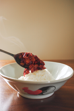close up Taiwanese braised pork on steamed riceの写真素材