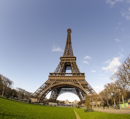 Winter view of Eiffel Tower in Paris, Franceの写真素材