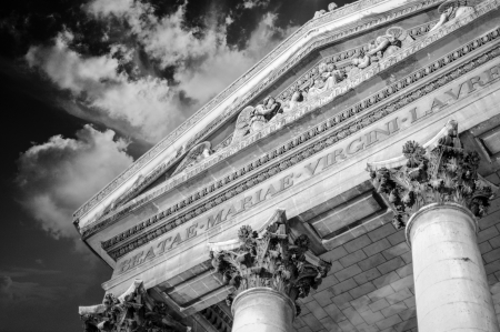 Storm approaching Notre Dame de Lorette in Paris, Franceのeditorial素材