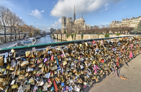 PARIS - DEC 1: Lockers at Pont des Arts symbolize love for ever, December 1, 2012 in Paris. 16000 lockers of loving couples are on that bridge, also known as Passarelle des Artsのeditorial素材