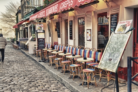 PARIS - DEC 2  Tourists in the beautiful streets of Montmartre, December 2, 2012 in Paris  More than 40 million people visit the city every year  のeditorial素材
