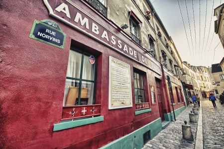 PARIS - DEC 2  Tourists in the beautiful streets of Montmartre, December 2, 2012 in Paris  More than 40 million people visit the city every year  のeditorial素材