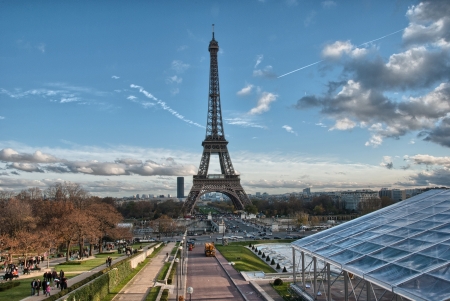 Paris. Beautiful view of Eiffel Tower in winter. La Tour Eiffel.のeditorial素材