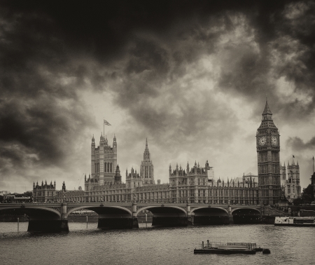 London. River Thames with Westminster Bridge and Big Ben. Beautiful sunset view.のeditorial素材