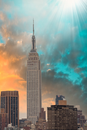 Sunset colors over New York skyline - USA.のeditorial素材