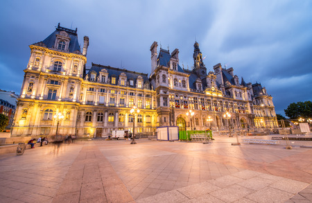 Wonderful view of Hotel de Ville at summer sunset - Paris.のeditorial素材