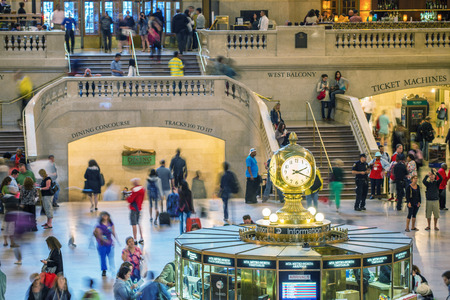 NEW YORK, JUNE 10: Commuters and tourists in the grand central station in June 10, 2013 in New York. It is the largest train station in the world by number of platforms: 44, with 67 tracks.のeditorial素材