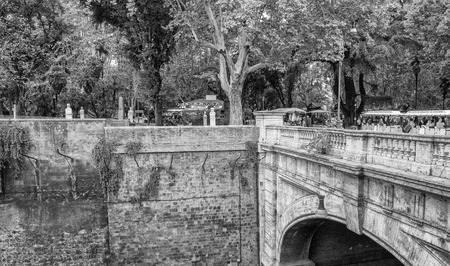 ROME - NOVEMBER 2, 2012: Tourists enjoy the park at Il Pincio. More than 15 million people visit the city every yearのeditorial素材