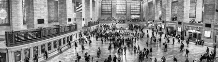 NEW YORK CITY - OCT 22: People commute during busy friday evening rush hour on October 22, 2015 at Grand Central terminal in New York City.のeditorial素材