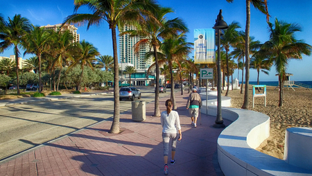 FORT LAUDERDALE - FEBRUARY 25, 2016: Promenade along the sea. Fort Lauderdale is very famous among tourists.のeditorial素材