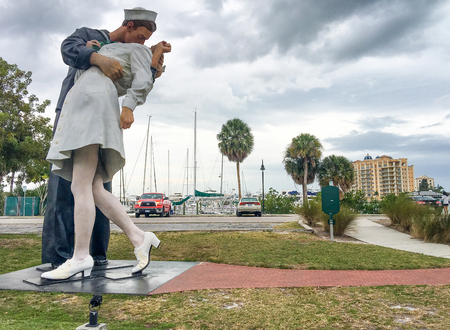 SARASOTA, FLORIDA - FEBRUARY 2016: Panoramic view of Unconditional surrender statue in sarasota, Florida.のeditorial素材