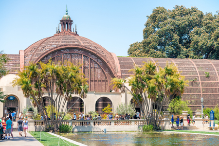 SAN DIEGO - JULY 29, 2017: Botanic garden building. It is part of Balboa city park.のeditorial素材