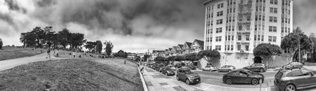 SAN FRANCISCO - AUGUST 5, 2017: Tourists enjoy Painted Ladies view. The city attracts 25 million people annually.のeditorial素材