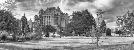 VICTORIA, CANADA - AUGUST 14, 2017: Parliament building on a beautiful summer day. Victoria is the major city of Vancouver Island.のeditorial素材