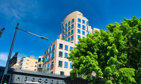 SYDNEY - NOVEMBER 10, 2015: View of paper bag building or the Dr Chau Chak Wing Building at the University of Technology. It was designed by architect Frank Gehry.のeditorial素材
