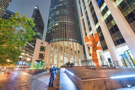 SAN FRANCISCO, CA - AUGUST 6, 2017: Night of view of buildings in Downtown area. The city attracts 20 million tourists annually.のeditorial素材