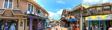 SAN FRANCISCO, CA - AUGUST 7, 2017: Panoramic view of Pier 39 with tourists on a beautiful summer day.のeditorial素材