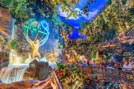 SAN FRANCISCO, CA - AUGUST 7, 2017: Interior of San Francisco Rain Forest Cafe.のeditorial素材