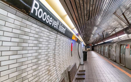 Roosevelt Island Subway Station Interior, New York City.のeditorial素材