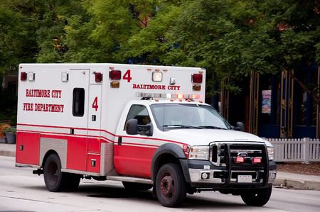 BALTIMORE, MD - SEPTEMBER 9, 2009: An ambulance is dispatched to service recently in Baltimore.  Photo taken on September 9, 2009 in Baltmore, MD.のeditorial素材