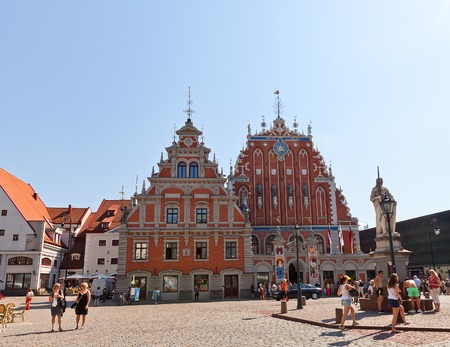 Riga, Latvia - May 25, 2014  House of Blackheads at Town Hall Square  Ratslaukums , historic center of Riga  UNESCO site , Latvia  Replica of XVII c  House was made in 1999のeditorial素材