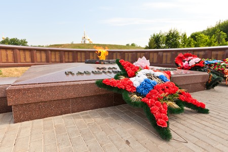 Dmitrov, Russia - June 07, 2014  World War II memorial Quenchless flame  circa 2001  in Dmitrov, Moscow Region, Russia  Architect Rostislav Narsky, sculptor A  Shitovのeditorial素材