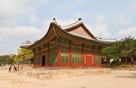 SEOUL, SOUTH KOREA - SEPTEMBER 27, 2014: Deokhongjeon Hall (circa 1911) of Deoksugung Palace in Seoul, Korea. King Gojong met with high ranking and foreign envoys hereのeditorial素材
