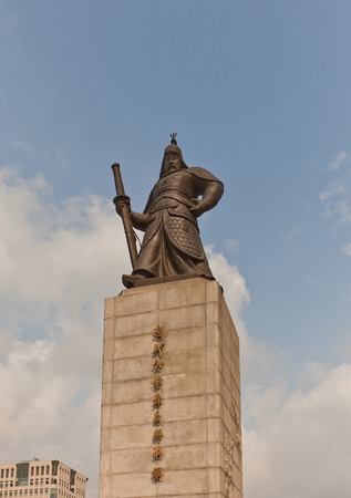 SEOUL, SOUTH KOREA - SEPTEMBER 27, 2014: Monument (1968) to Yi Sun-shin on Gwanghwamun Square in Seoul, Korea. Yi Sun-shin was naval commander famous for victories against the Japanese navy during the Imjin war (1592-1598)のeditorial素材