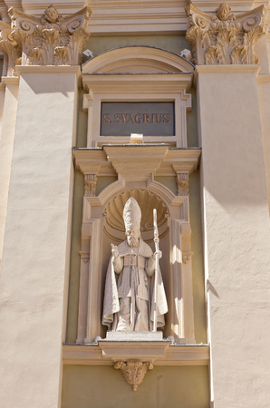 NICE, FRANCE - APRIL 11, 2016: Statue of St Syagrius on the facade of Cathedral of Saint Reparata (circa 1699) in Nice, France. St Syagrius (died 600 AD) was a bishop of Autunのeditorial素材