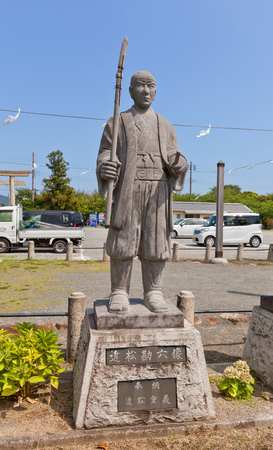AKO, JAPAN - JULY 18, 2016: Statue of Chikamatsu Kanroku Yukushige, one of famous 47 ronins, in the Oishi Shrine. Shrine is dedicated to 47 loyal samurais and is located on the grounds of Ako Castleのeditorial素材