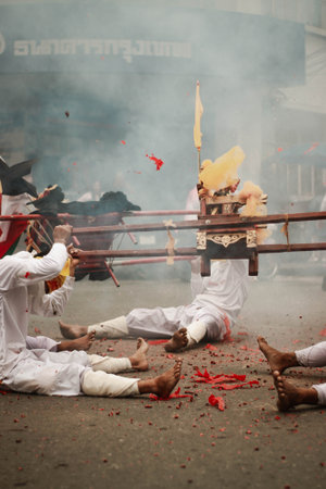 Hindu devotees perform religious rituals during the Ganga Aarti festival.の写真素材
