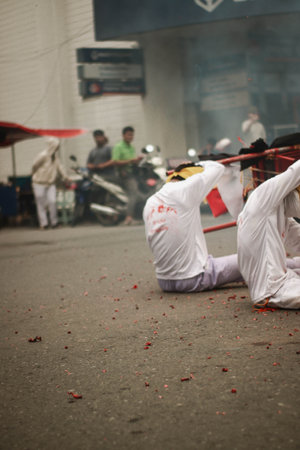 Hindu devotees perform religious ritual in Kolkata, West Bengal, India.の写真素材