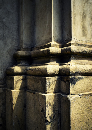 background The bottom of the pillar of the old buildingの写真素材