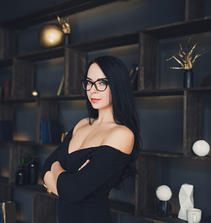 Beautiful young female brunette modelの写真素材