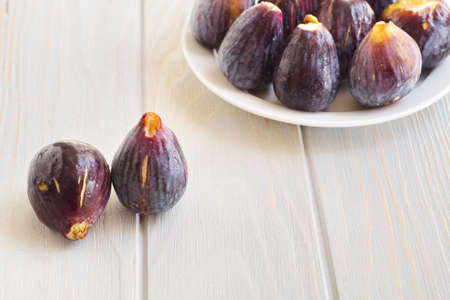 Freshly harvested ripe figs for a nutritious snackの写真素材