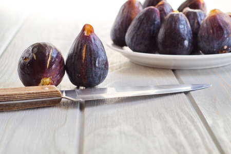 Freshly harvested ripe figs for a nutritious snackの写真素材