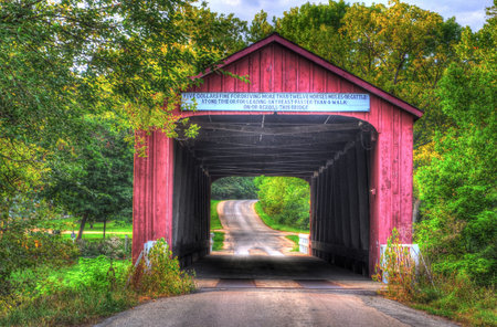 Old Red Covered Bridgeの写真素材