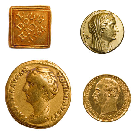 4 different genuine antique gold coins.の写真素材
