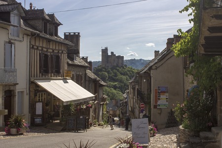 Najac, a picturesque village in the Aveyron River, Southern France. Famous for the partly ruined castle that dominates the townのeditorial素材