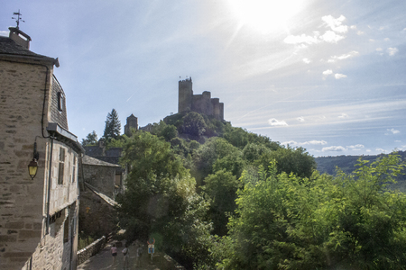 Najac, a picturesque village in the Aveyron River, Southern France. Famous for the partly ruined castle that dominates the townのeditorial素材