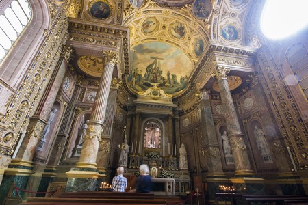 Inside Bergamo Cathedral (Duomo di Bergamo, Cattedrale di Sant'Alessandro). It has a Latin cross ground plan with a single nave and a Baroque decorationのeditorial素材